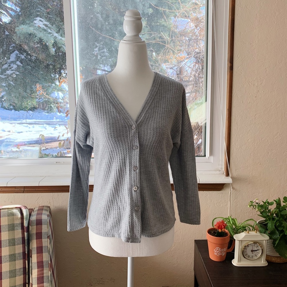 Art Class Comfy Button Down Lounge Waffle Sweater in M/L